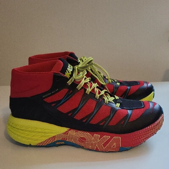 Hoka One One Speedgoat Mid WP Sz. 9.5